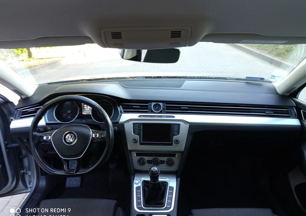 Volkswagen Passat cena 41900 przebieg: 297300, rok produkcji 2017 z Piła małe 254